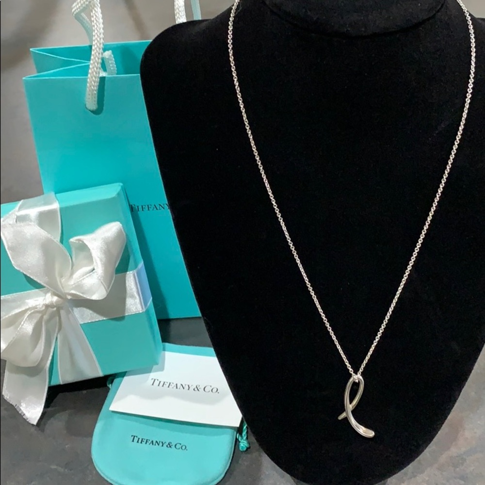 Tiffany and Co. Elsa Perretti cursive L necklace